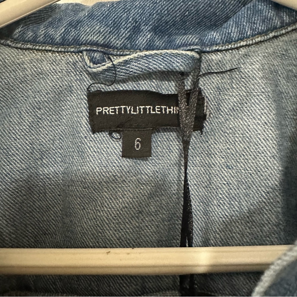 PrettyLittleThing Mid Wash Cropped Denim Jean Jacket Blue‎ NEW US 6 Size Small - Picture 3 of 6